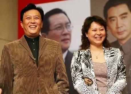 唐国强两妻三子女:前妻孙涛除夕夜自杀,大女儿不责怪继母壮丽