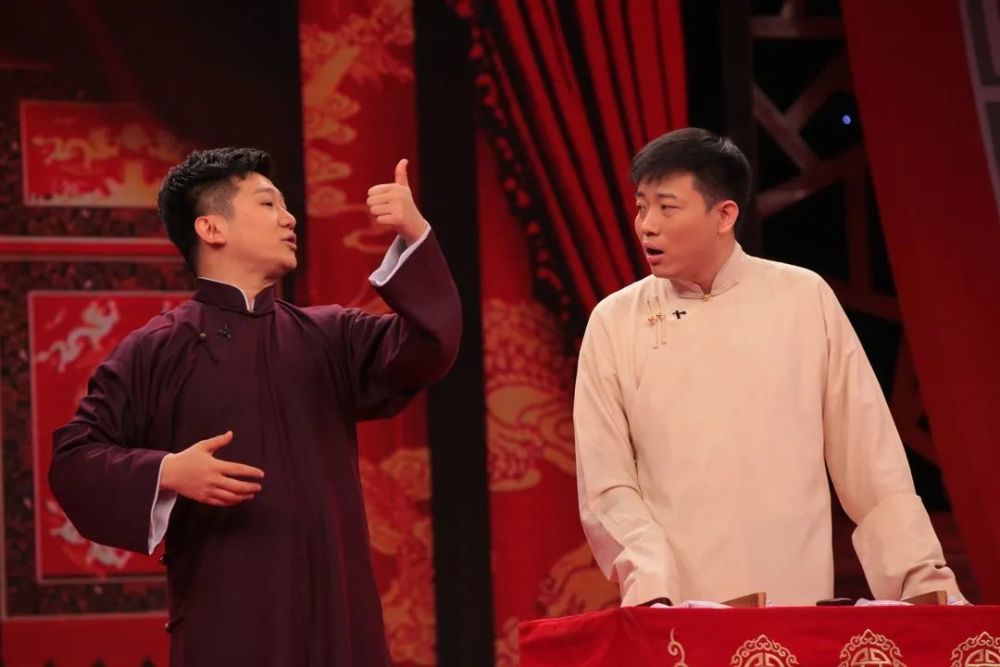 李寅飞 ,叶蓬表演《夫妻搭配》.