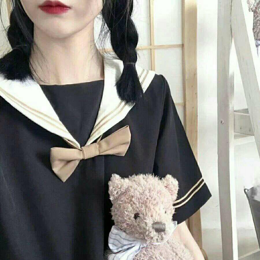 不露脸女生头像:对不起吖,是我把自己想的太重要了!