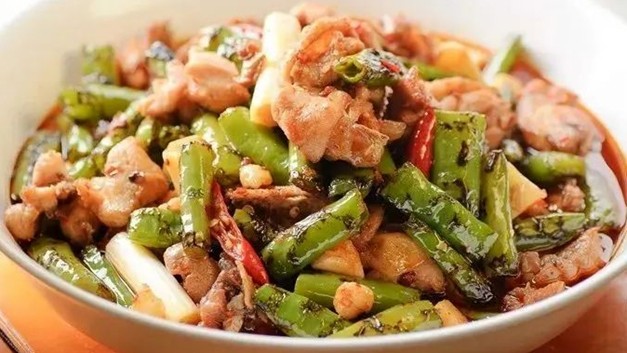 生焖烧椒鸡