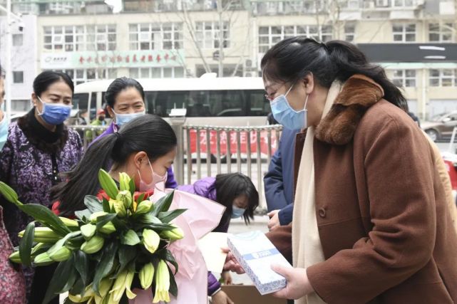 女神节,市领导,院领导慰问一线"铿锵玫瑰"及家属|新冠肺炎疫情|朱婉玲