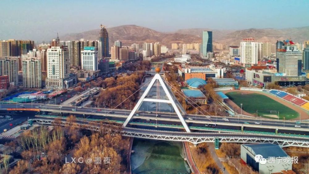 西宁市人口多少_西宁市聋哑学校照片(3)