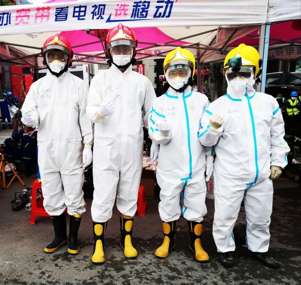 消防支队战训主管邹霆是一名入党积极分子,他的任务是负责事故现场