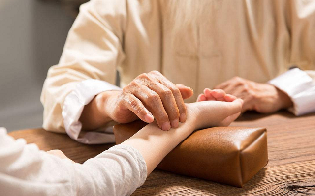 古人把脉的原理是什么?备孕妈妈了解这个"脉象,自己也能测出