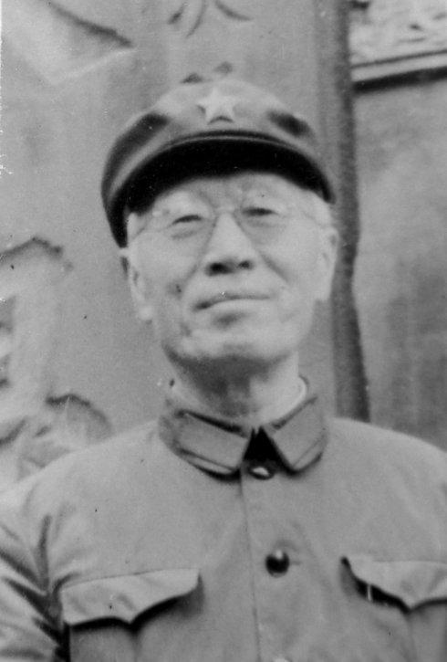 开国中将万毅