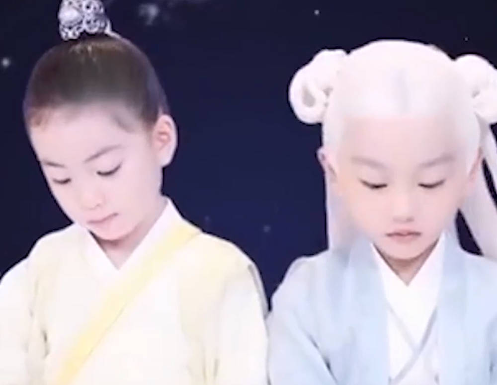 枕上书:白滚滚阿离终于见面,疯狂吐槽各自亲爹,东华:皮痒了?