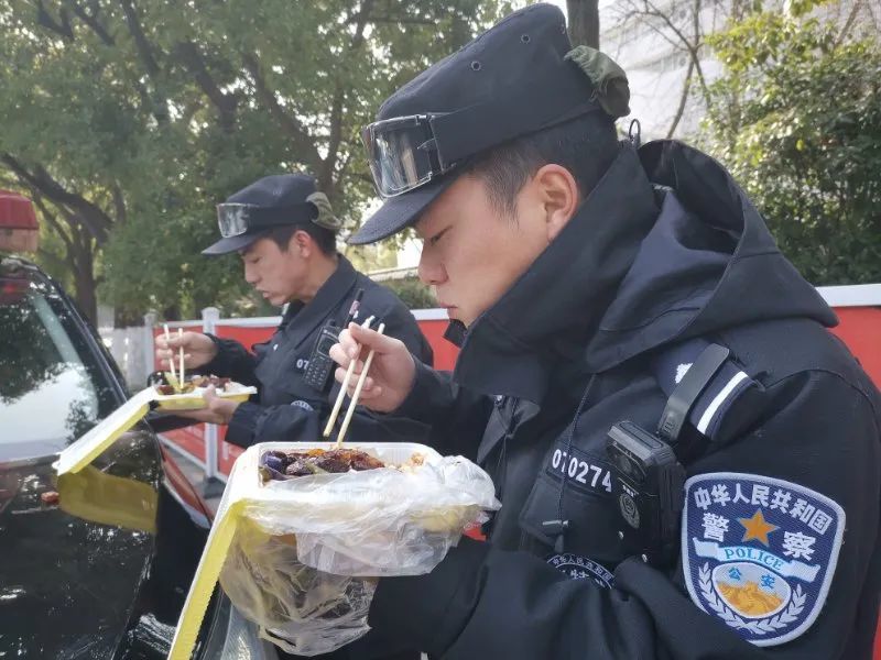 速写!画出特警战"疫"一线,最美的你