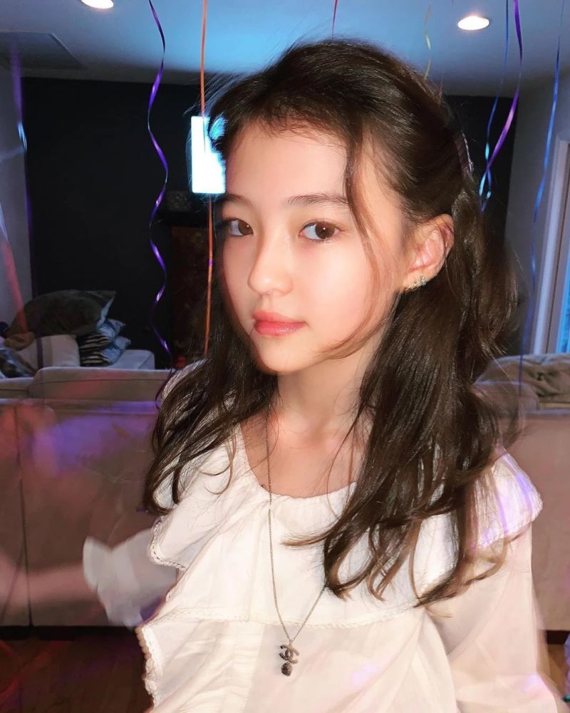 我爱上了一个女孩,可她今年只有11岁