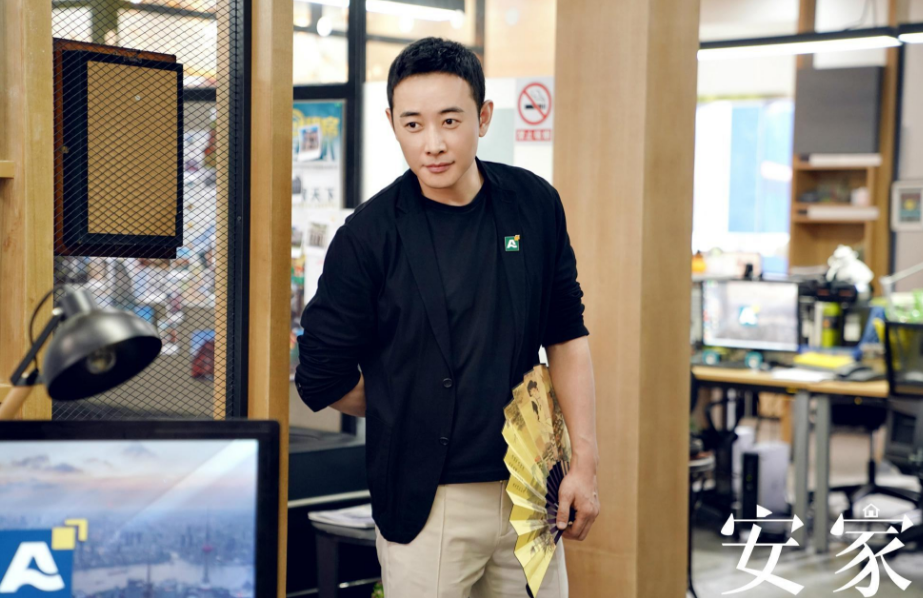 罗晋一句话道出霍建华的心酸,就算凭《安家》爆红,地位依旧难保