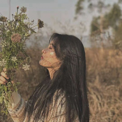 森系闺蜜头像:每个弱女子的身边,都有一个女汉子在守护!