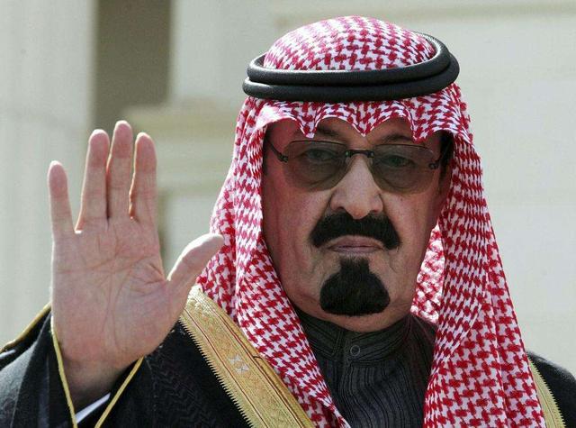 3月8日,沙特阿拉伯国王卫队扣留了两名高级皇室成员,其中包括国王的