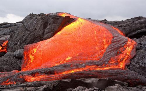 凶险的基拉韦厄火山—号称世界上最活跃的火山!却是旅游达人的天堂!