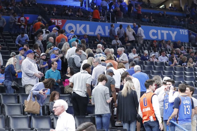 〖nba官方宣布暂停本赛季比赛nba暂停叫什么〗