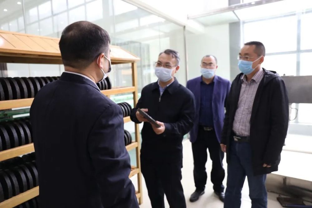 疫情贫困人口复工_疫情复工复产图片