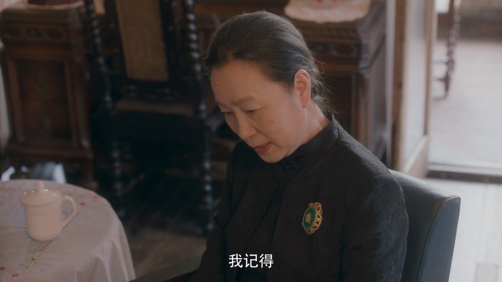 声色什么厉成语_不动声色的图片