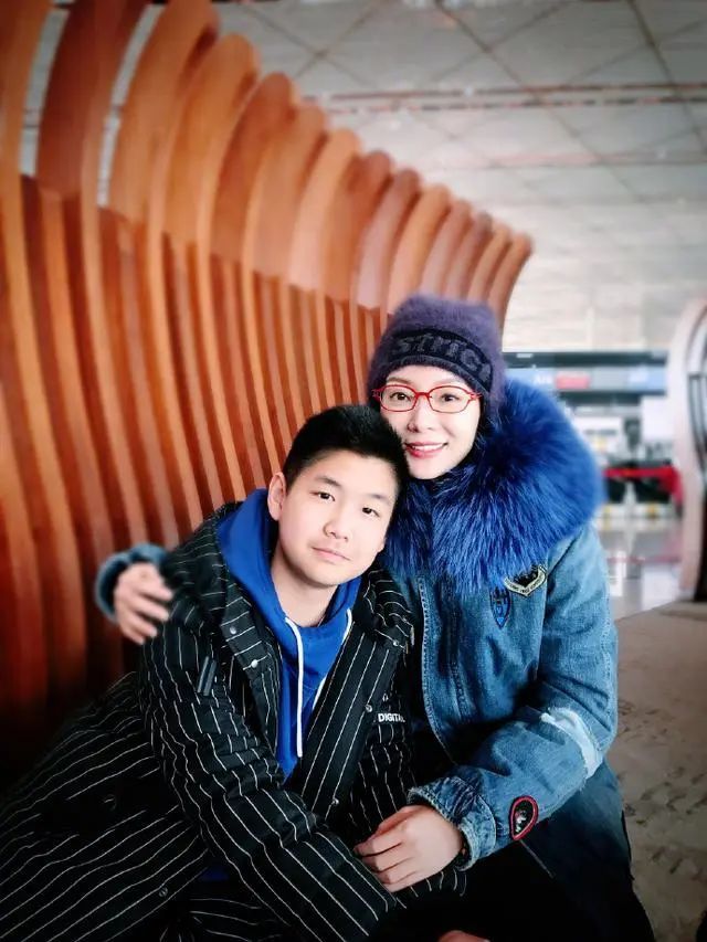 陈数近照,家世背景逆天,嫁二婚富豪钢琴家,为继子9年不生育