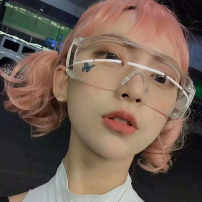 ins风格女生头像:后来你喜欢了别人,忘记了曾经的诺言