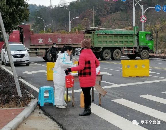 罗田一对白衣战士父女的抗疫故事