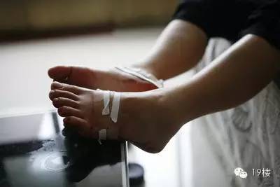 28岁姑娘潜水时破脚,一个月后不治身亡