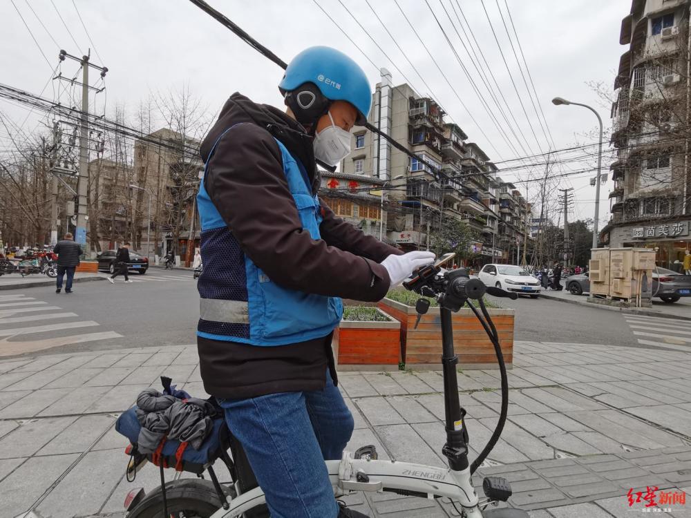 疫情里的代驾师傅:"变身"跑腿小哥,自信单量慢慢好起来