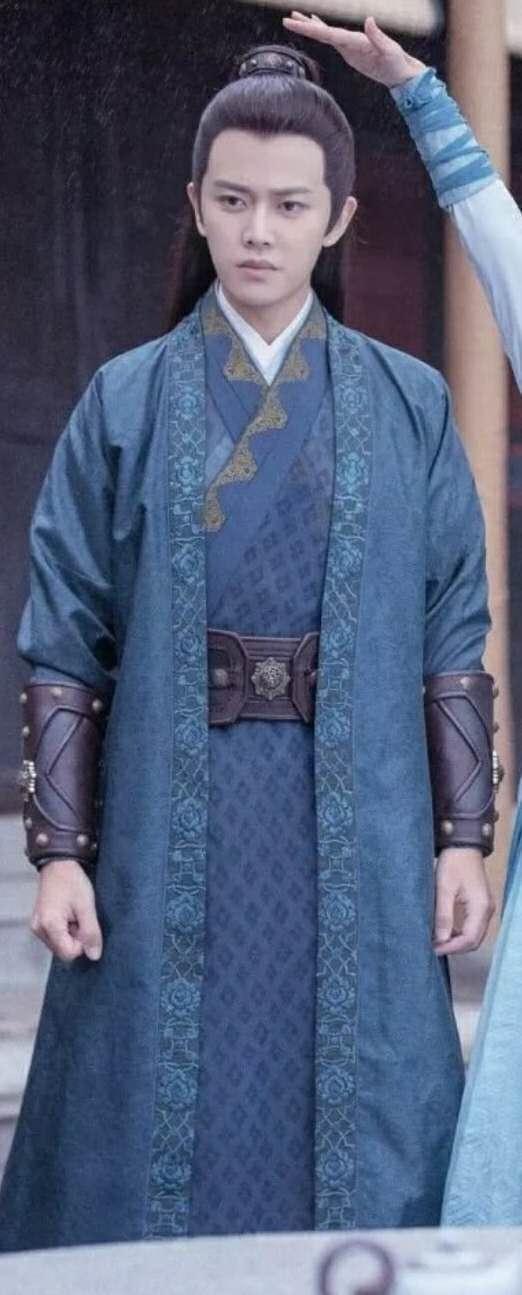 任嘉伦:陆大人的高级定制,锦衣之下男人的衣柜!