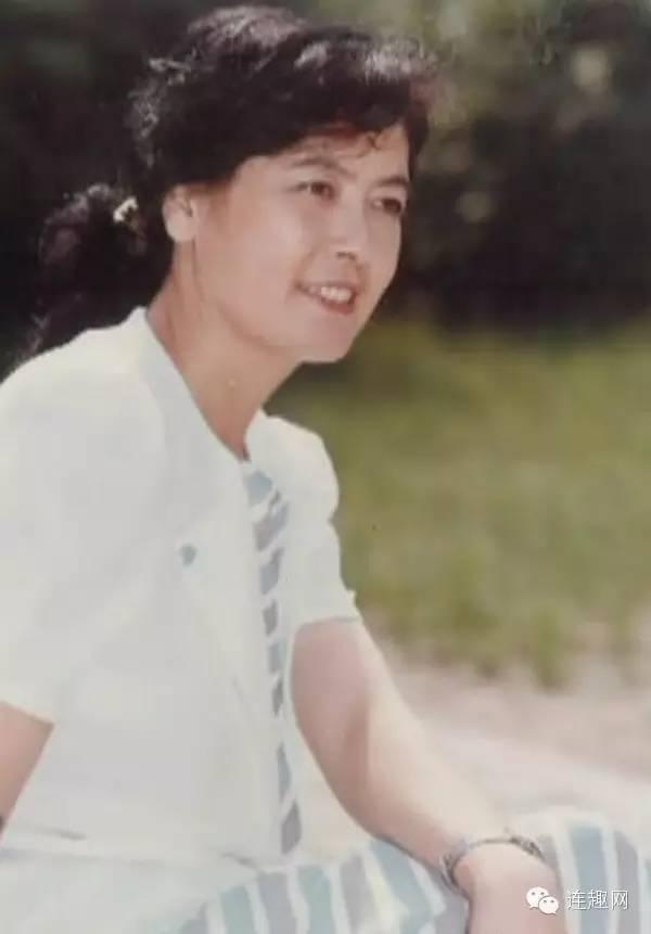 两人婚后,生下了女儿杨小洁.