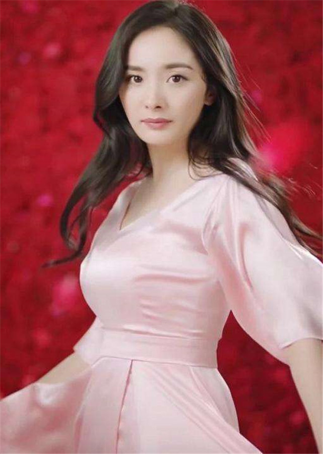 杨幂旗下有"四大御用"女主,其中3人红到发紫,唯独她被