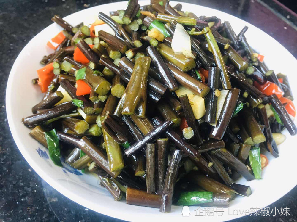 炒蕨菜多了这一步不但没有苦涩味吃起来更加清香爽脆
