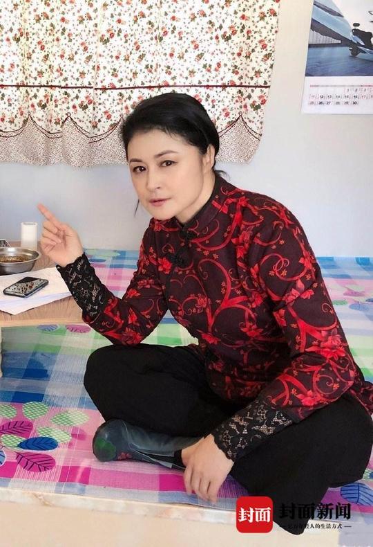 《乡村爱情12》热播,"谢大脚"于月仙宅家练书法,读唐诗做美食