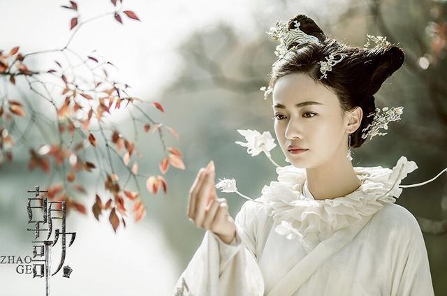 许凯白鹿携手《朝歌》来袭,网友最期待的却是颜值不输杨颖的她!