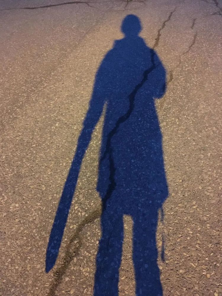中国留学生,夕阳下拍摄影子,这才是真的艺术!