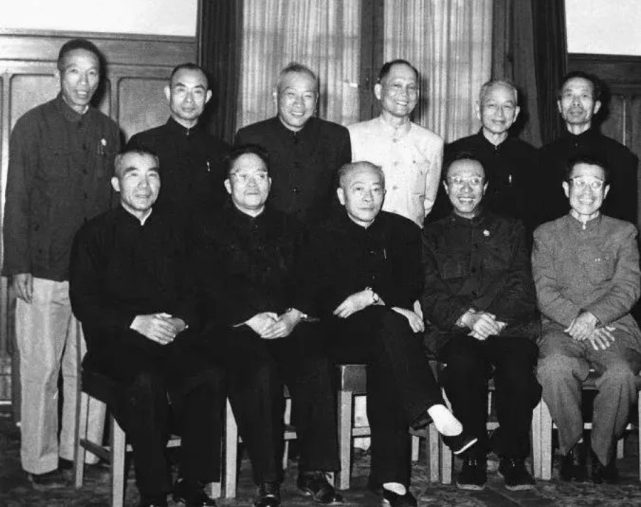 在功德林战犯所,杨振宁的父亲说了啥话?杜聿明陷入之