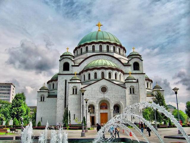 下午:参观圣萨瓦大教堂,这是全世界最大的东正教教堂,排名世界十大