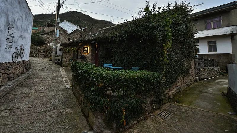 一般村24个 已建成重点村6个,即定海区马岙村和柳行村,岱山县东沙村