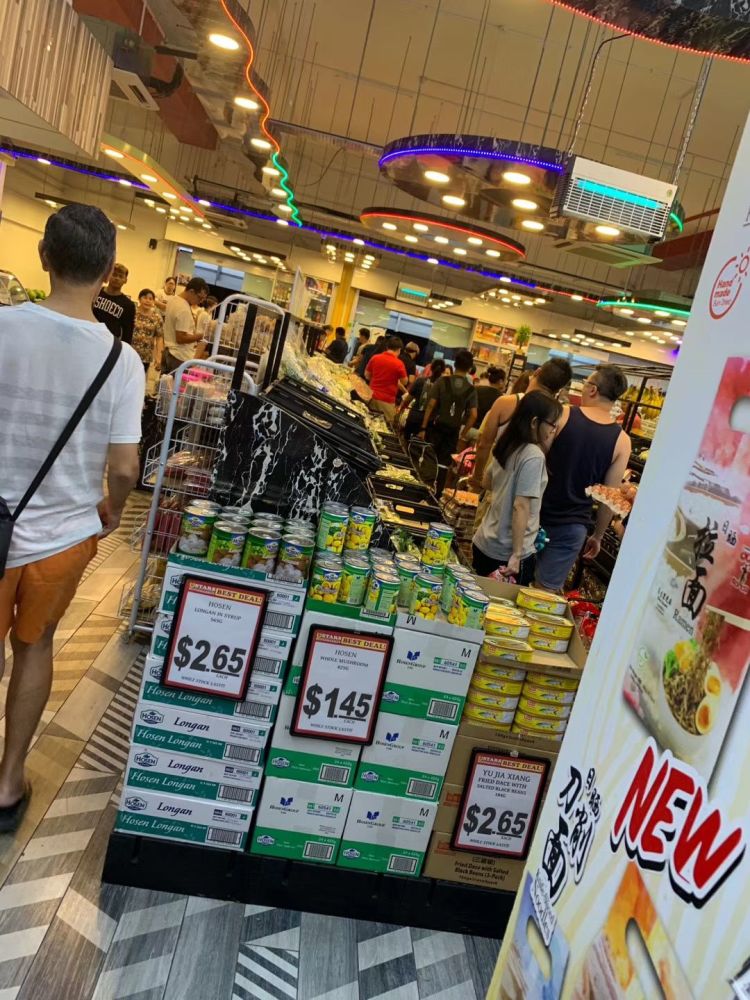 马来西亚封国2小时后,新加坡超市有被抢售一空!所有商品统统被限购!