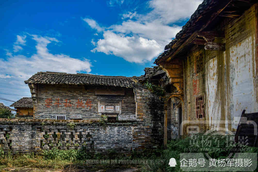 江西赣县区清溪村,有赣南传统建筑九井十八厅,古韵浓郁令人着迷