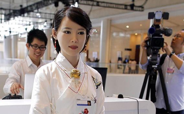 中国研发"美女机器人,逼真程度秒杀日本!