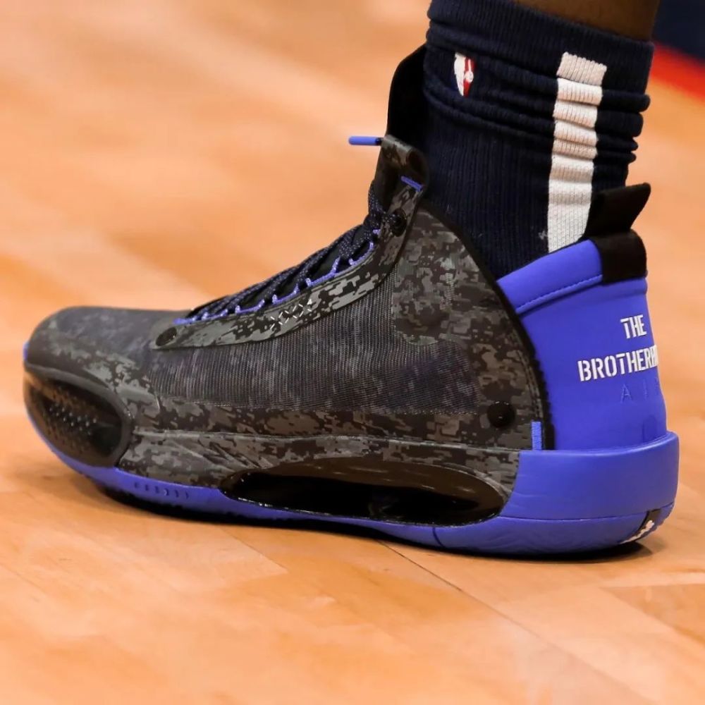 nba球员上脚:锡安这赛季穿的战靴,超多aj34个人配色!
