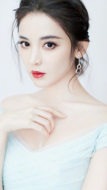 来自西域的现代美女—古力娜扎