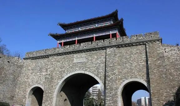 要去南京转转,因为那里的历史古迹太多太多,历史文化太久太久.