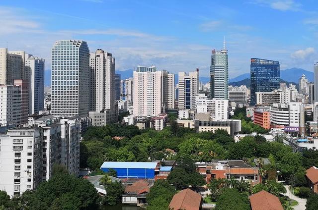 保定人均GDP低房价却很高_保定夜景