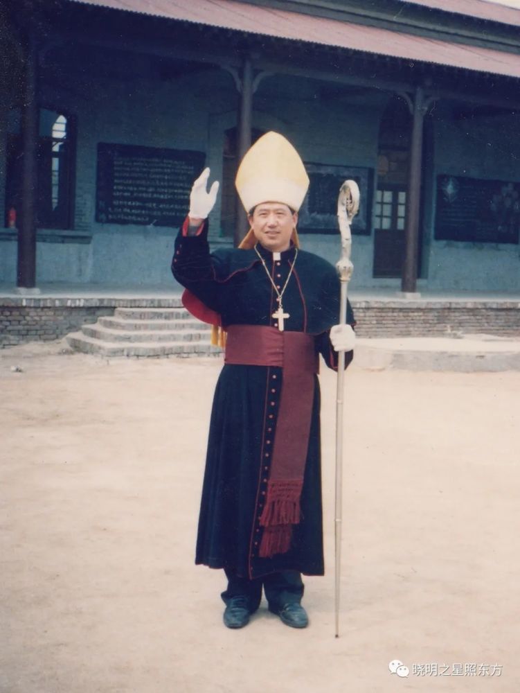 热烈庆祝李连贵主教晋牧二十周年