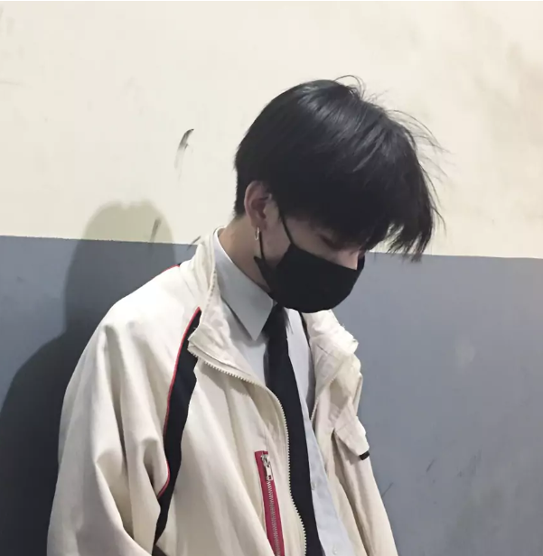 七鹤大人首晒女友合照秀恩爱,看清正脸后,这不迪丽热巴吗?