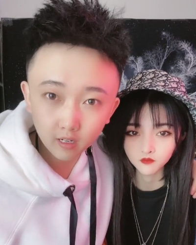 本以为次惑小仙女的男票只是网红,得知他另外的身份后