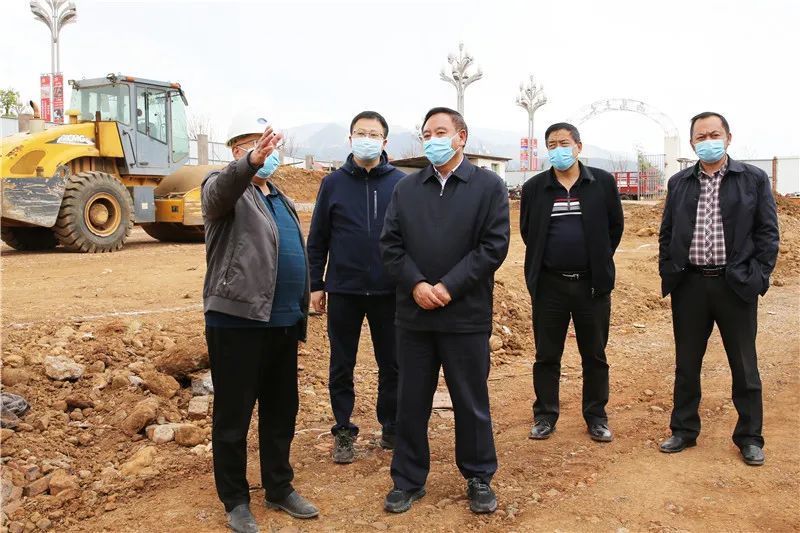州民宗委主任罗明阳,盐源县委副书记,县长尹江涛,县领导唐勇,李歪都