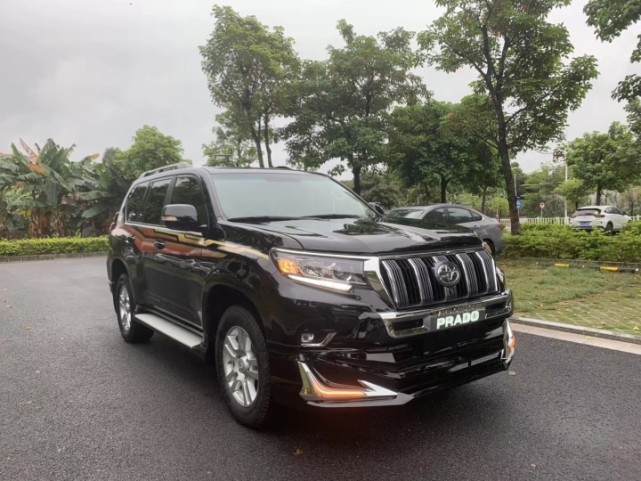 2020款丰田霸道4000vx-l 黑色米内