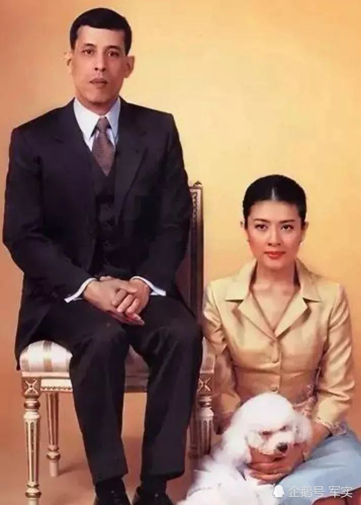 两人恩爱有佳,但王后苏提达是在泰王玛哈和西拉米没离婚时就陪伴了泰