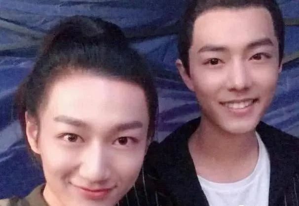 别人口中的王一博肖战_肖战王一博