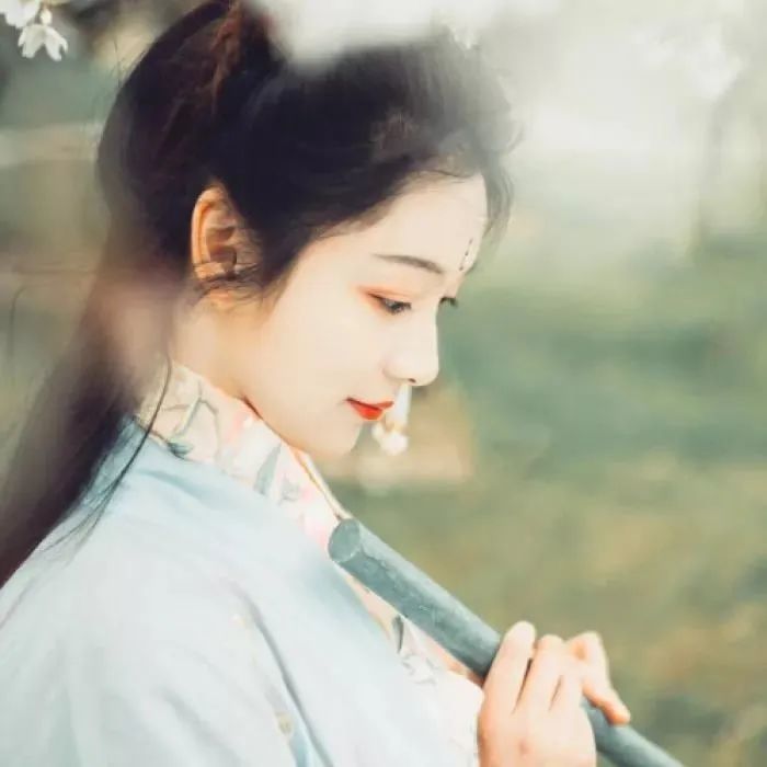 唯美意境古风女生头像| 玉容寂寞泪阑干 梨花一枝春带
