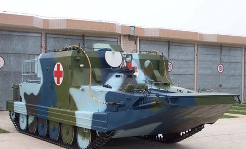 77式两栖装甲救护车.